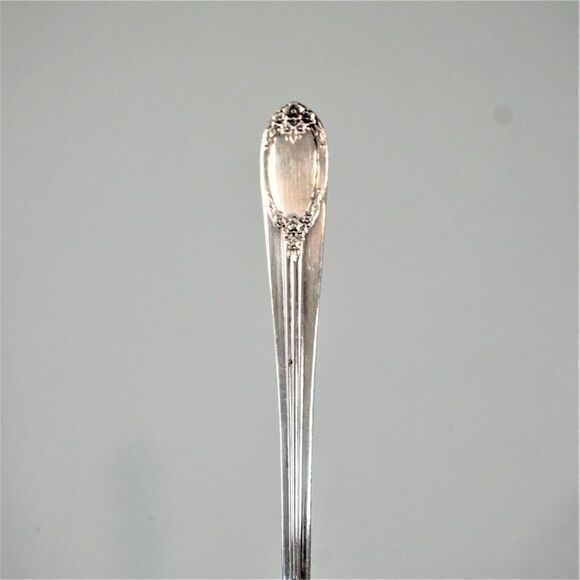 Rogers & Bro 1937 RAPTURE GARLAND Pattern Soup Spoon Reinforced Plate IS - Picture 4 of 7